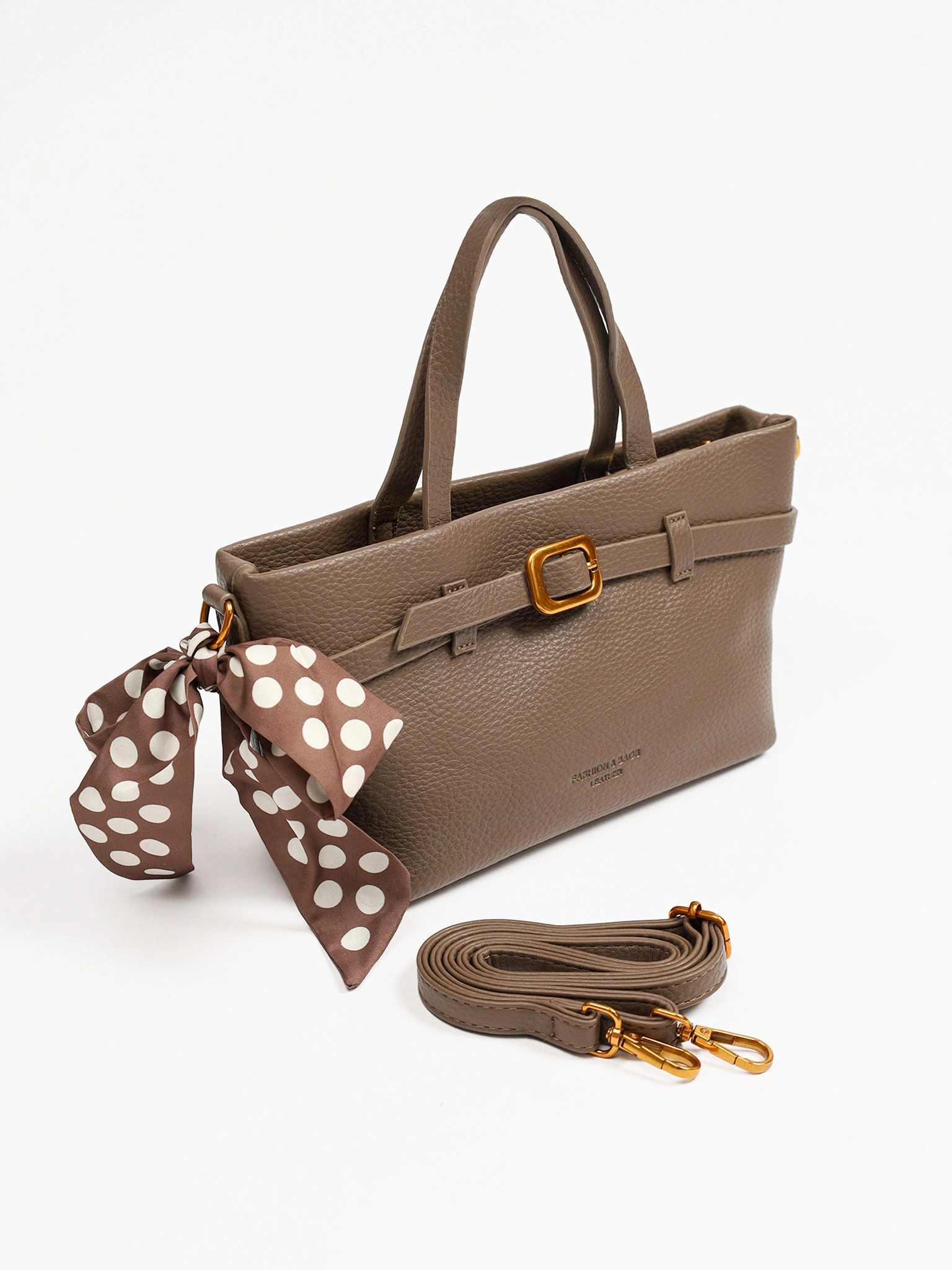 Сумка-тоут с декоративным платком и ремешком с пряжкой в ассортименте